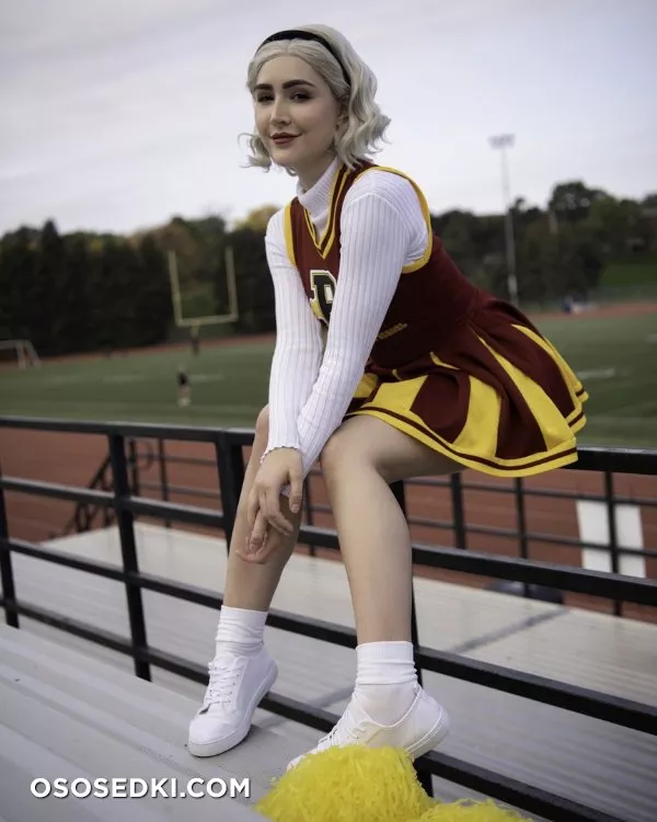 Luxlo cosplay - Cheer Sabrina patreon set - 7