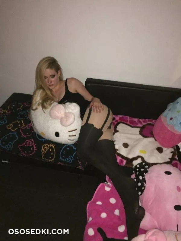 Аврил Лавин голая, фото Avril Lavigne - 18