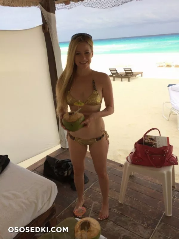 Аврил Лавин голая, фото Avril Lavigne - 20
