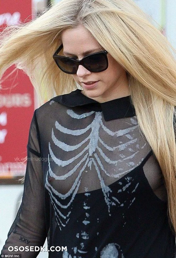 Аврил Лавин голая, фото Avril Lavigne - 35
