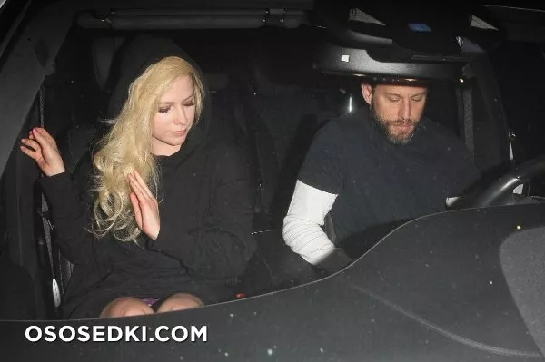 Аврил Лавин голая, фото Avril Lavigne - 49