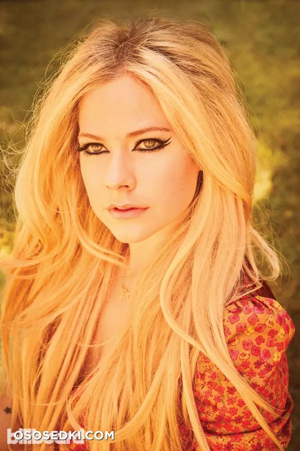 Аврил Лавин голая, фото Avril Lavigne - 73