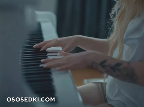 Аврил Лавин голая, фото Avril Lavigne - 92