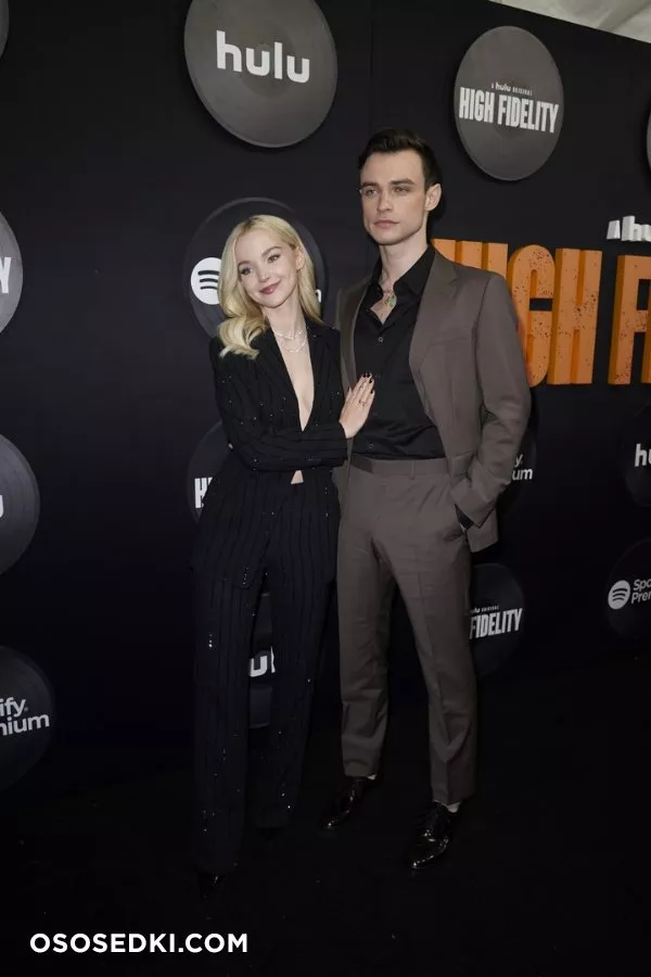 Дав Камерон (Dove Cameron) голая. Украденное фото - 196