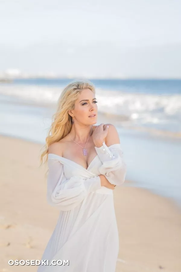 Хайди Монтаг голая - фото Heidi Montag в бикини - 245