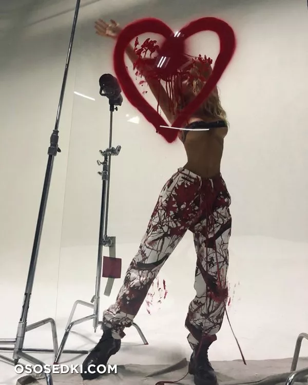 Сахара Рэй (Sahara Ray) голая и сексуальная - 366