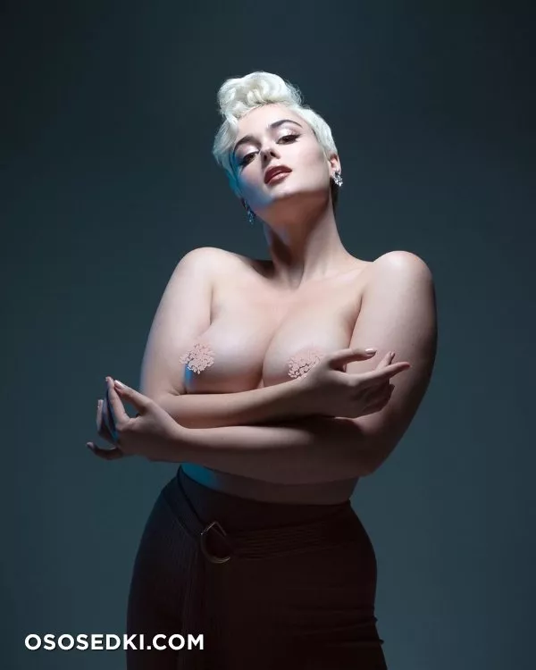 Стефания Феррарио голая - фото Stefania Ferrario - 274