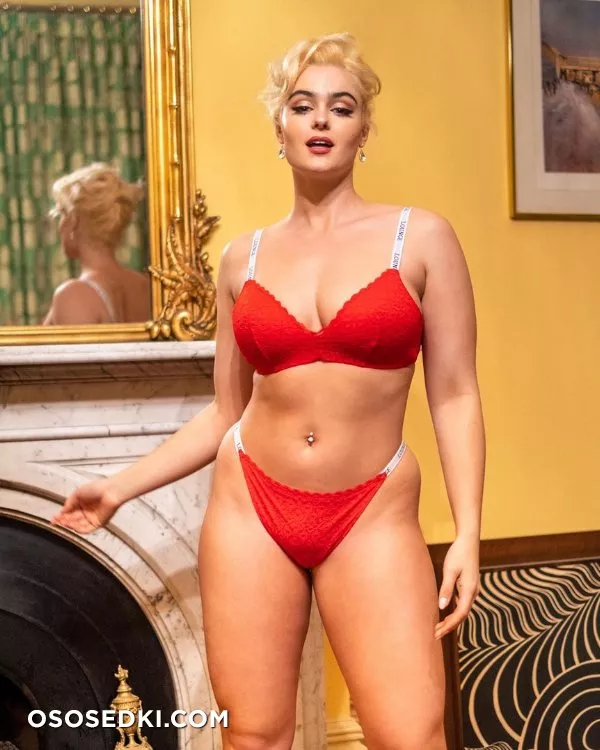 Стефания Феррарио голая - фото Stefania Ferrario - 388