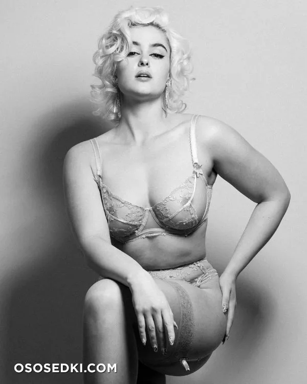 Стефания Феррарио голая - фото Stefania Ferrario - 474