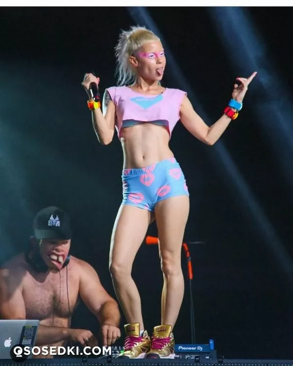 Йоланди Фиссер голая - фото Yolandi Visser - 8
