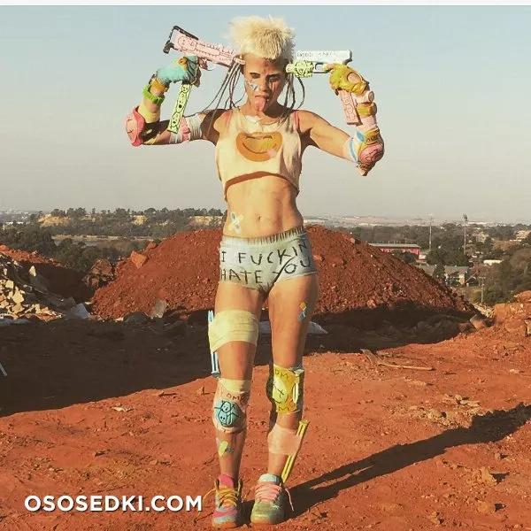 Йоланди Фиссер голая - фото Yolandi Visser - 9