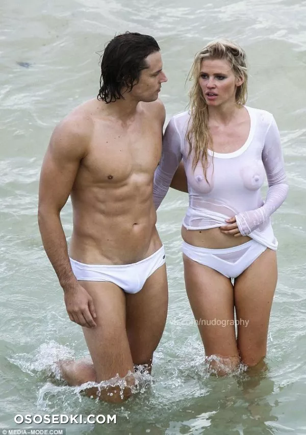 Лара Стоун голая - фото Lara Stone - 15