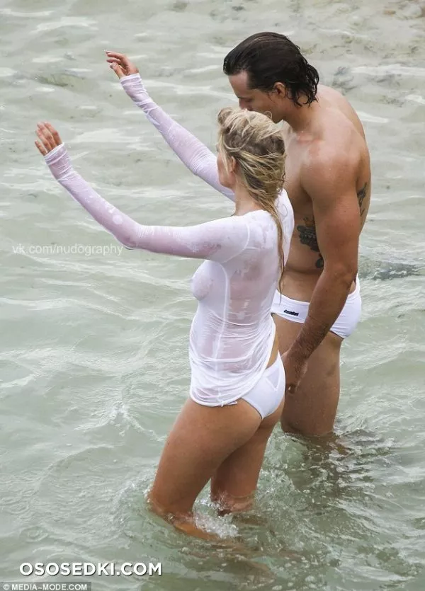 Лара Стоун голая - фото Lara Stone - 16