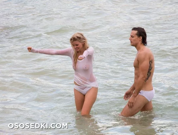 Лара Стоун голая - фото Lara Stone - 20