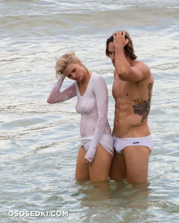 Лара Стоун голая - фото Lara Stone - 22