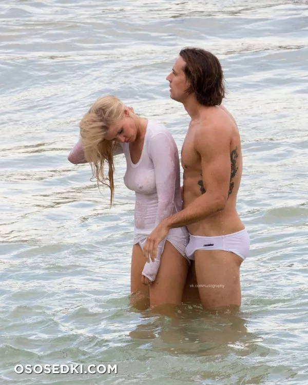 Лара Стоун голая - фото Lara Stone - 23