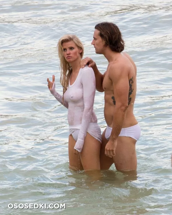 Лара Стоун голая - фото Lara Stone - 25