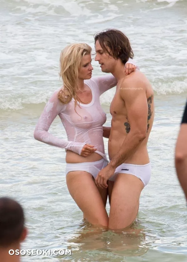 Лара Стоун голая - фото Lara Stone - 29
