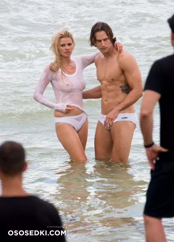 Лара Стоун голая - фото Lara Stone - 30