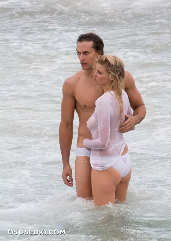 Лара Стоун голая - фото Lara Stone - 33