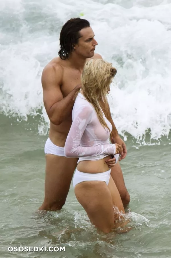 Лара Стоун голая - фото Lara Stone - 38