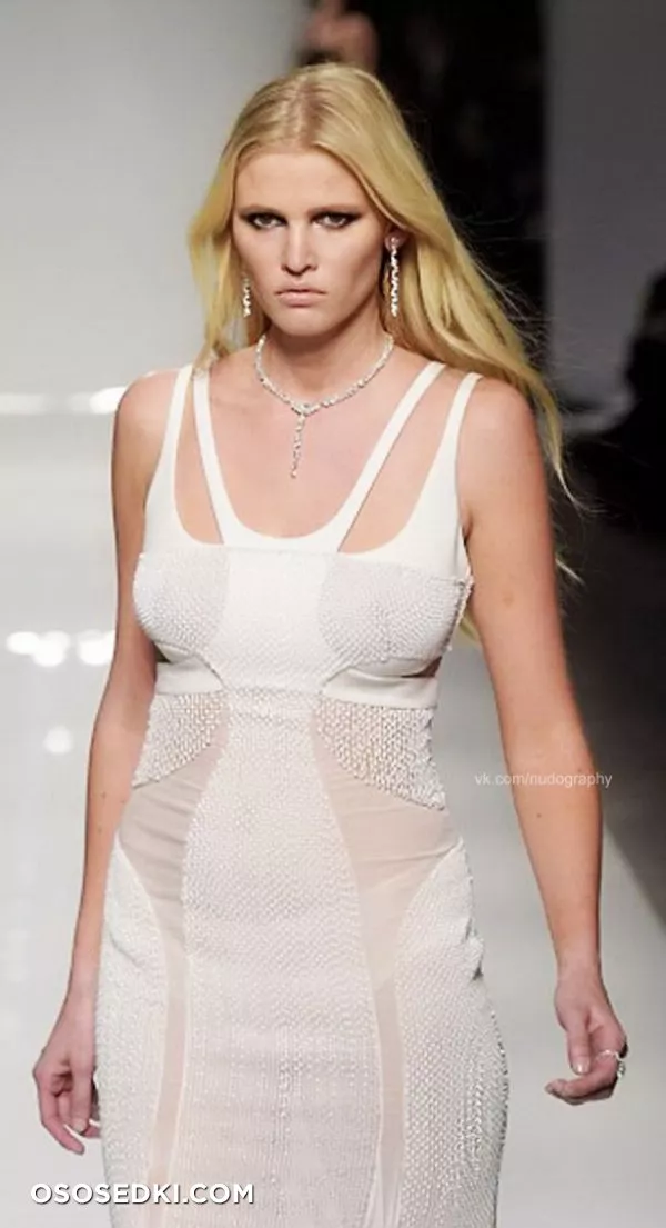 Лара Стоун голая - фото Lara Stone - 68