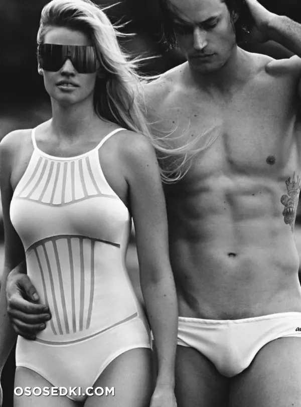 Лара Стоун голая - фото Lara Stone - 76