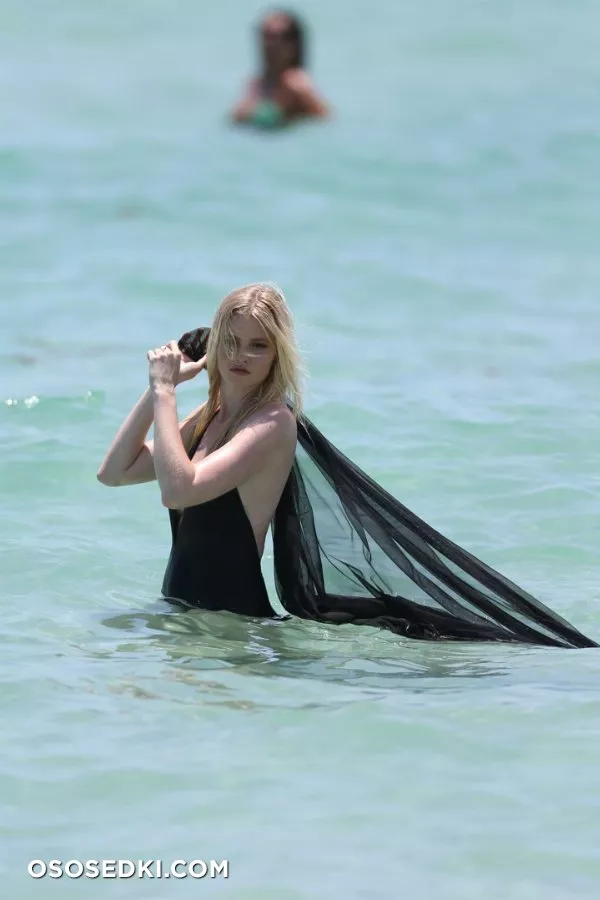 Лара Стоун голая - фото Lara Stone - 95