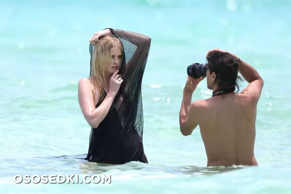 Лара Стоун голая - фото Lara Stone - 113