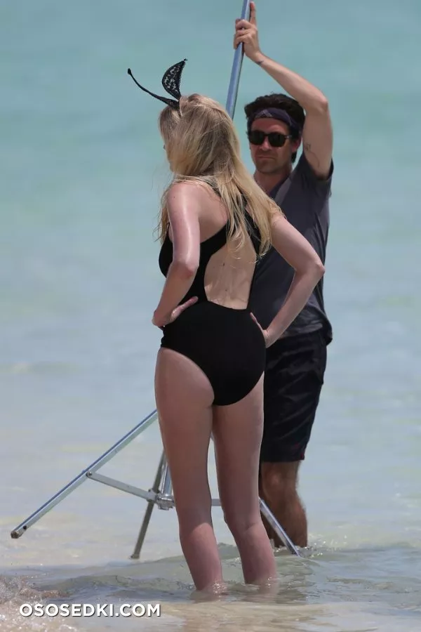 Лара Стоун голая - фото Lara Stone - 118