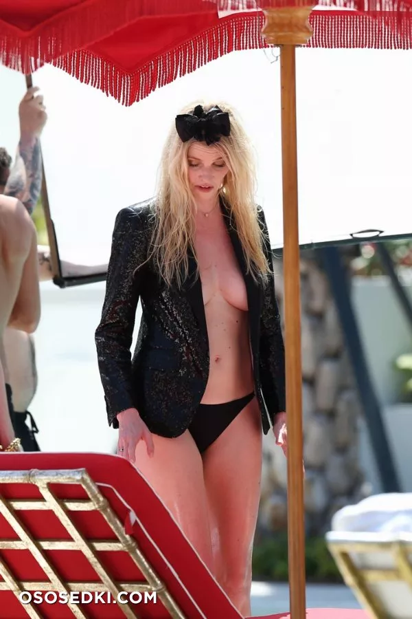 Лара Стоун голая - фото Lara Stone - 139