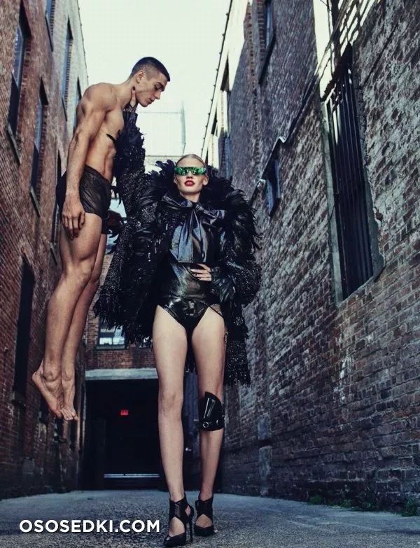 Лара Стоун голая - фото Lara Stone - 191