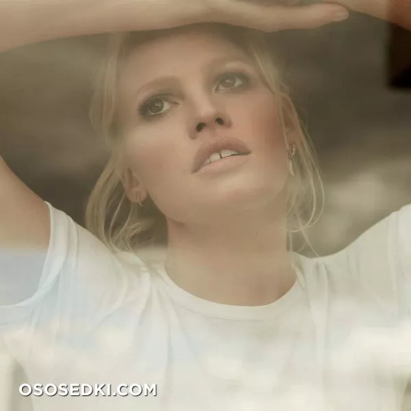 Лара Стоун голая - фото Lara Stone - 221