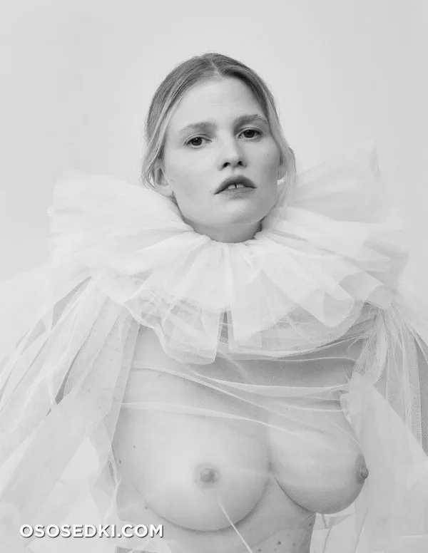 Лара Стоун голая - фото Lara Stone - 359