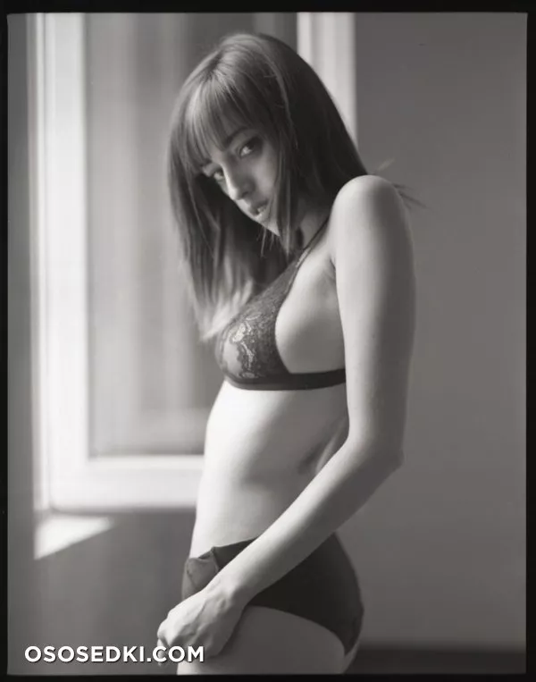 Валери Нокс голая, фото Valerie Knox - 34
