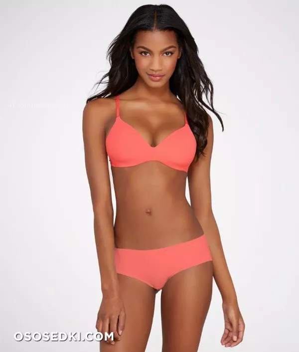 Эбони Дэвис голая - фото Ebonee Davis - 15