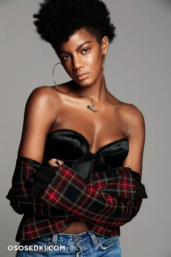 Эбони Дэвис голая - фото Ebonee Davis - 67