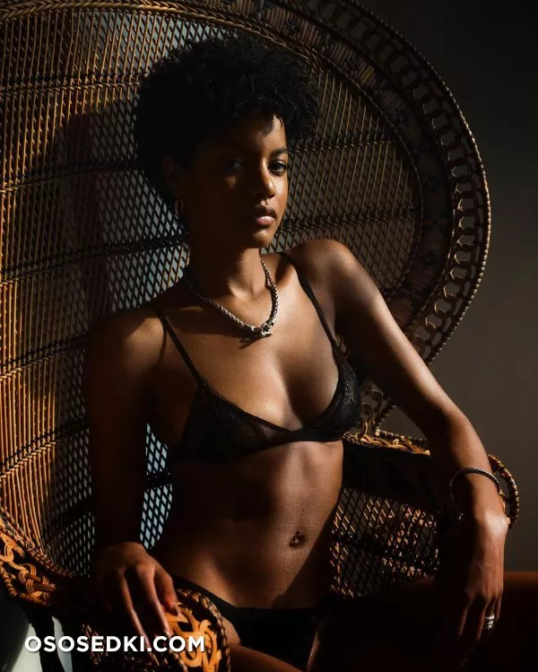 Эбони Дэвис голая - фото Ebonee Davis - 71