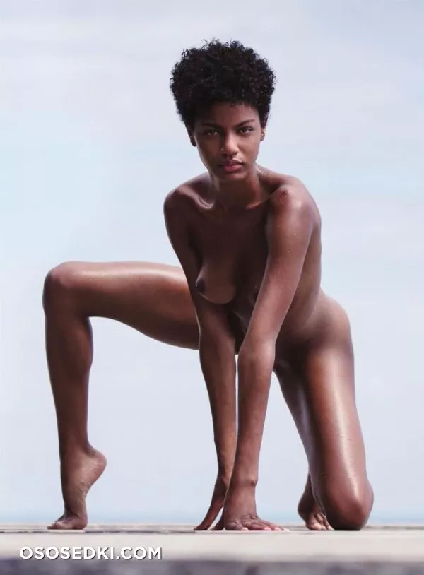 Эбони Дэвис голая - фото Ebonee Davis - 109