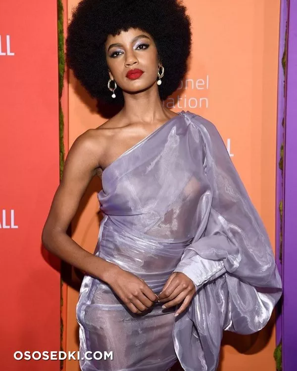 Эбони Дэвис голая - фото Ebonee Davis - 124