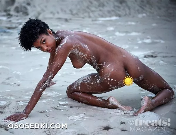 Эбони Дэвис голая - фото Ebonee Davis - 136