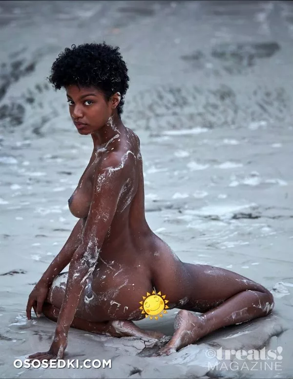 Эбони Дэвис голая - фото Ebonee Davis - 137