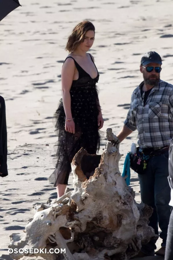 Эмилия Кларк голая - фото Emilia Clarke - 55
