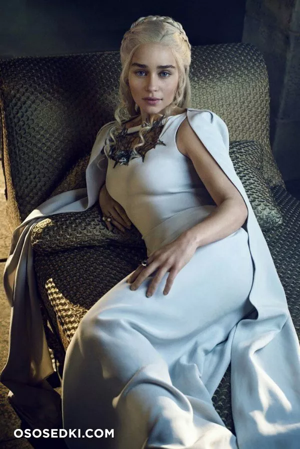 Эмилия Кларк голая - фото Emilia Clarke - 74