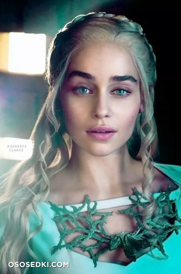 Эмилия Кларк голая - фото Emilia Clarke - 78