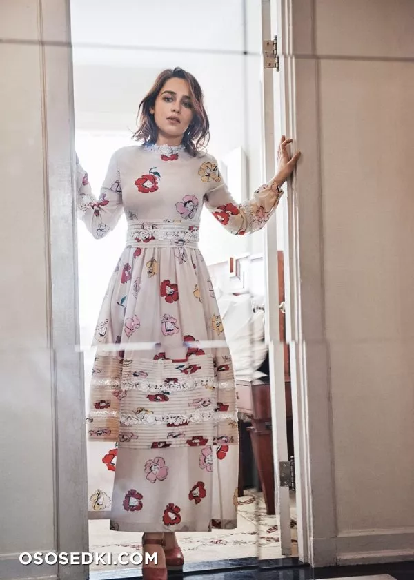 Эмилия Кларк голая - фото Emilia Clarke - 82