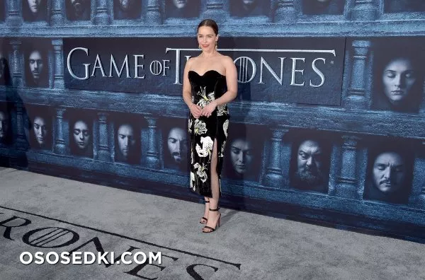 Эмилия Кларк голая - фото Emilia Clarke - 89