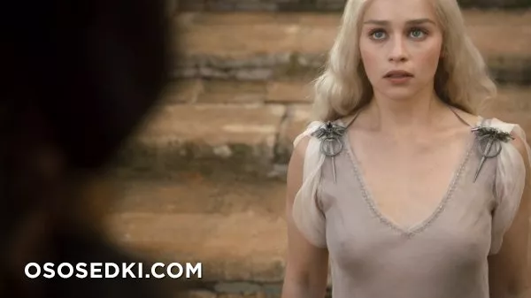 Эмилия Кларк голая - фото Emilia Clarke - 131