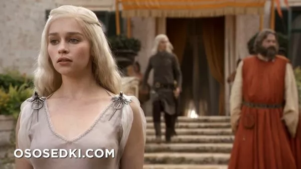 Эмилия Кларк голая - фото Emilia Clarke - 132