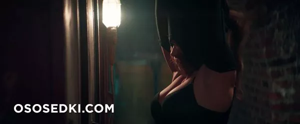 Эмилия Кларк голая - фото Emilia Clarke - 154